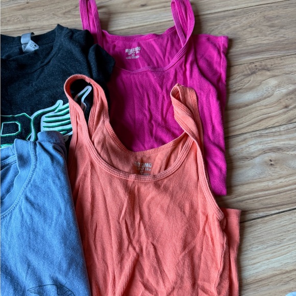 Women’s Tops and Sports Bras Lot Size Small - Picture 7 of 8